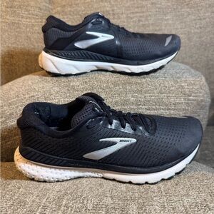 Brooks Adrenaline GTS 20 Women’s Black and White Mesh Running Sneakers Size 7.5